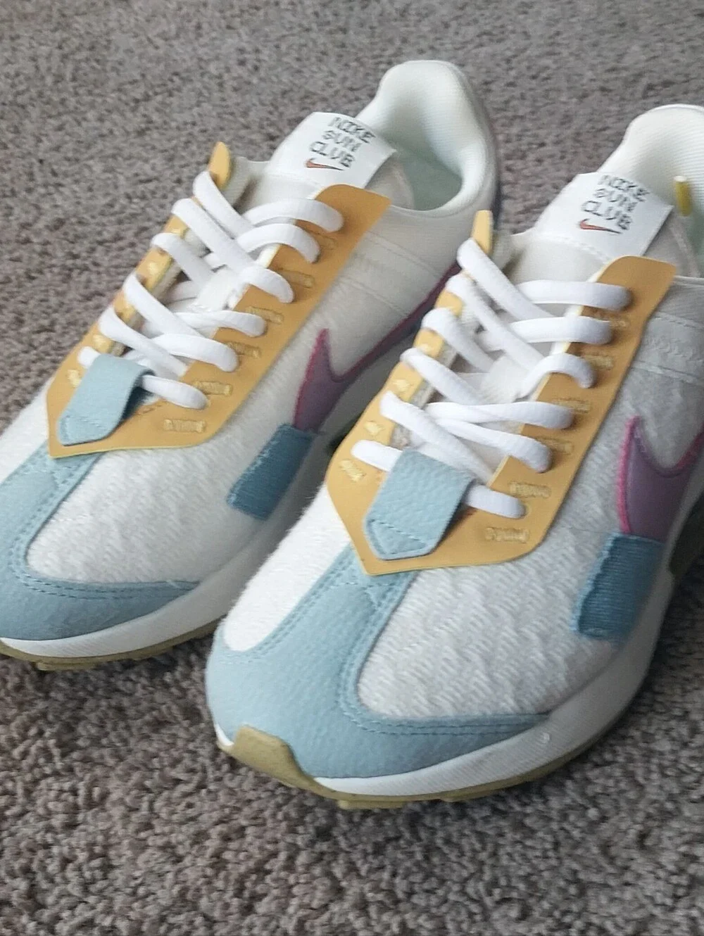 Nike Air Max Pre-Day SE Nike Sun Club Sail Multicolor Women's 7